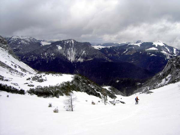 der flache Karboden im Mittelteil, Blick nach N, rechts der Königskogel