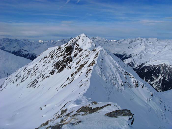 im NW die Hochleitenspitze