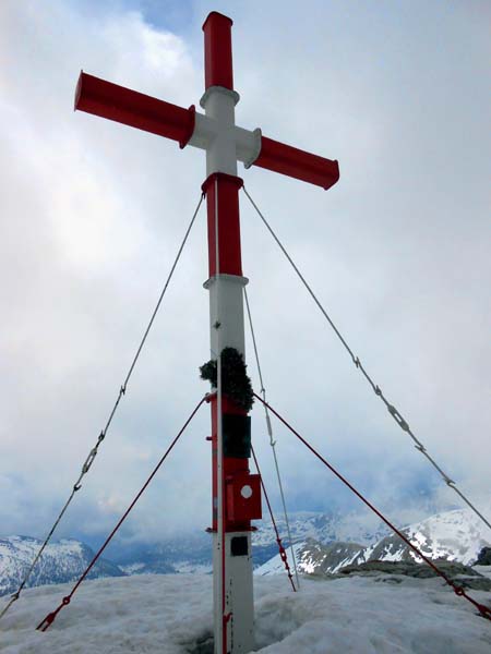 am Gipfel zeigt sich leider nur mehr ein schmales Spektrum der sonst so grandiosen Aussicht