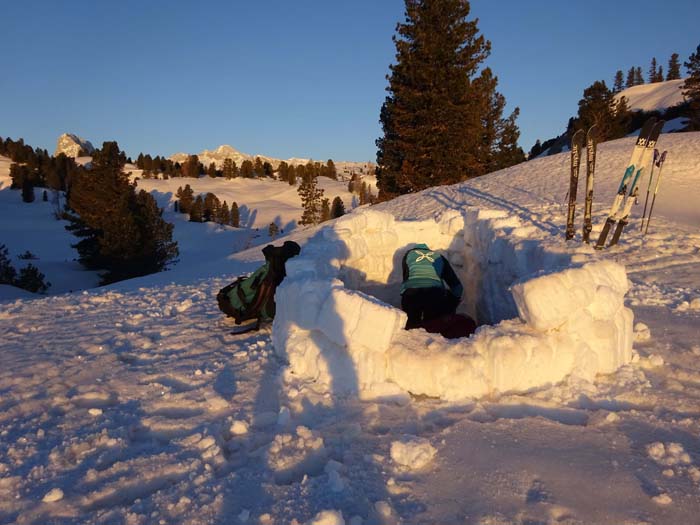 ... wo wir eine eiskalte Nacht verbringen