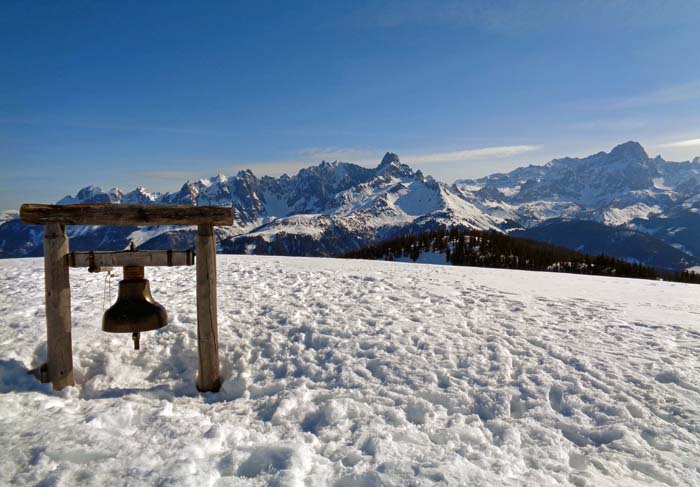 Rückblick vom Gerzkopf auf Dachstein und Gosaukamm