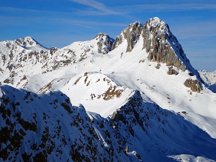 Blick auf Standschützenhütte, Kinigat und Pfannspitze