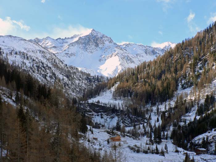 Morgenstimmung auf der Klosterfrauenalm; im SW die Obere Zarspitze