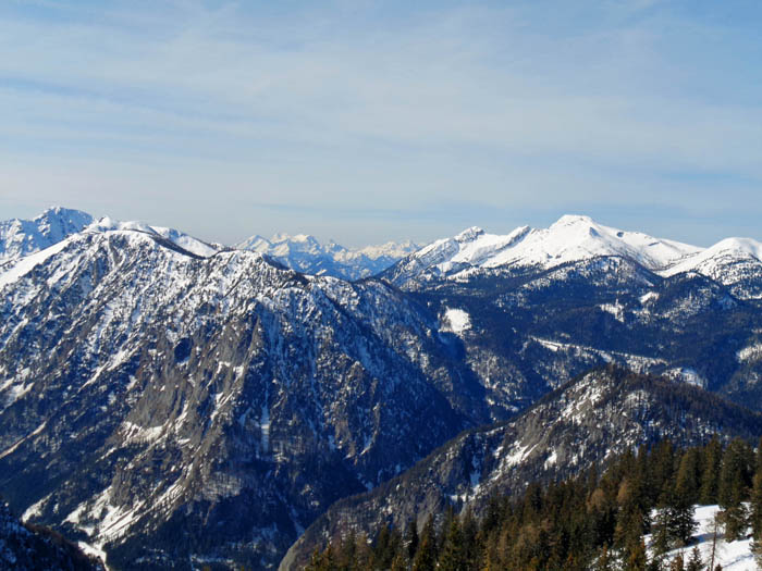 im Westen die Kräuterin und das Gesäuse